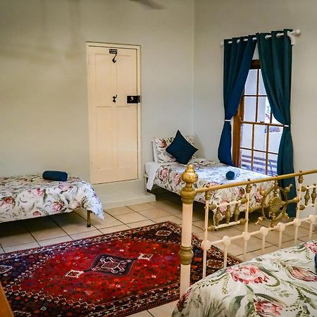 Outentique Accommodation Oudtshoorn Ngoại thất bức ảnh