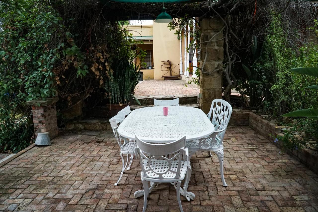 Outentique Accommodation Oudtshoorn Ngoại thất bức ảnh