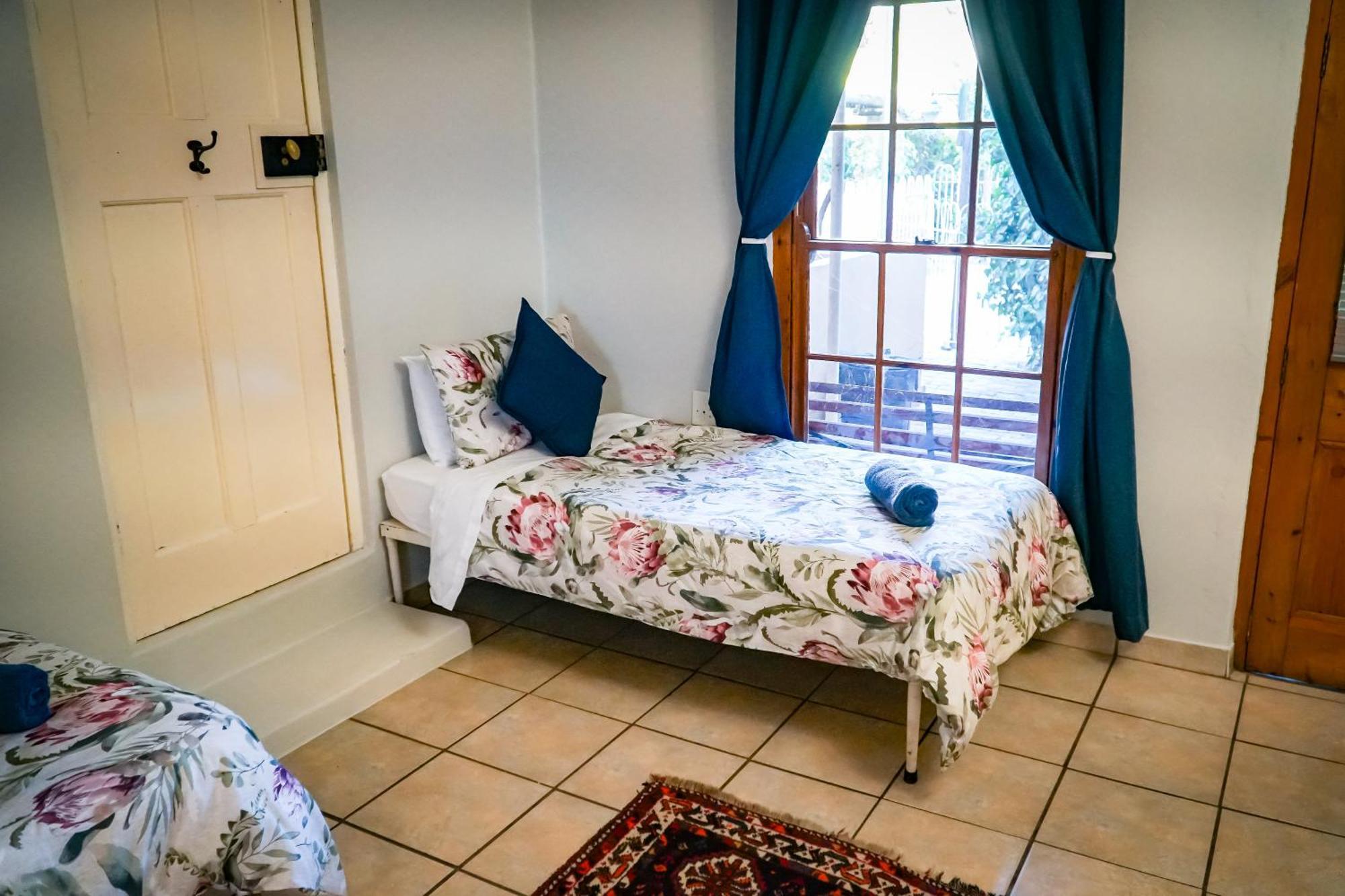 Outentique Accommodation Oudtshoorn Phòng bức ảnh